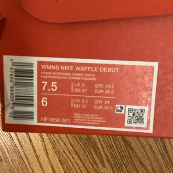 Nike White and Animal Print Waffle Debut Sneakers LN Size 7.5 - Picture 5 of 5